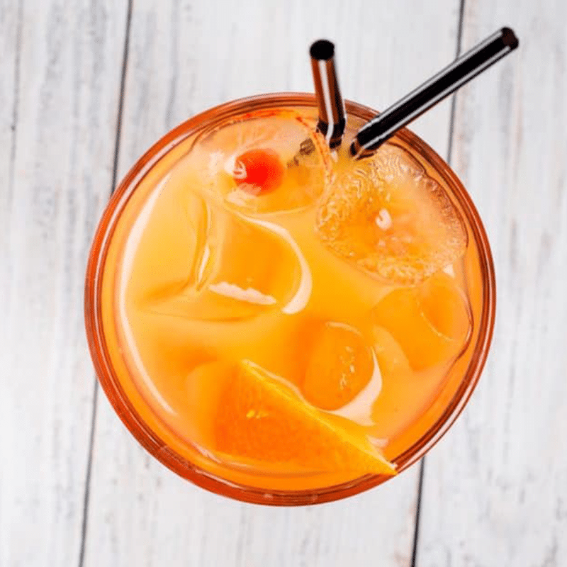 Les 25 recettes de cocktails classiques préférés des Canadiens 3 Sex of the beach cocktail vodka oasis orange 800x800 1