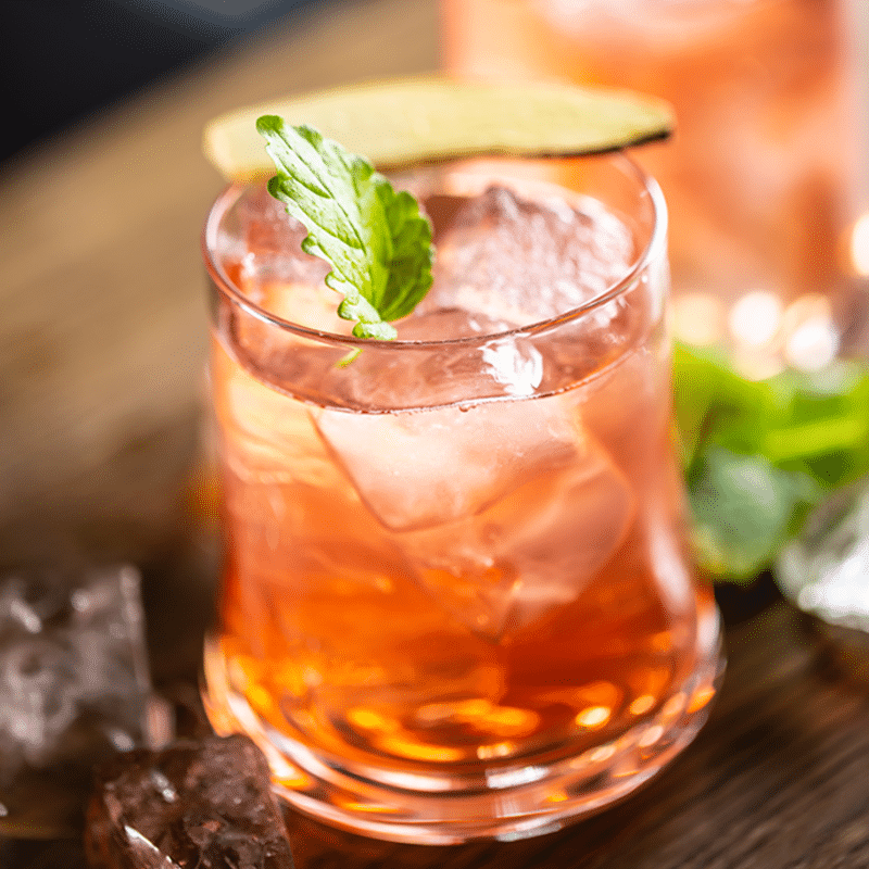 Les 25 recettes de cocktails classiques préférés des Canadiens 25 img sea breeze 800x800 1