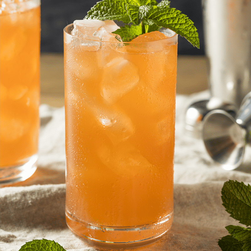 Les 25 recettes de cocktails classiques préférés des Canadiens 24 img zombie 800x800 1